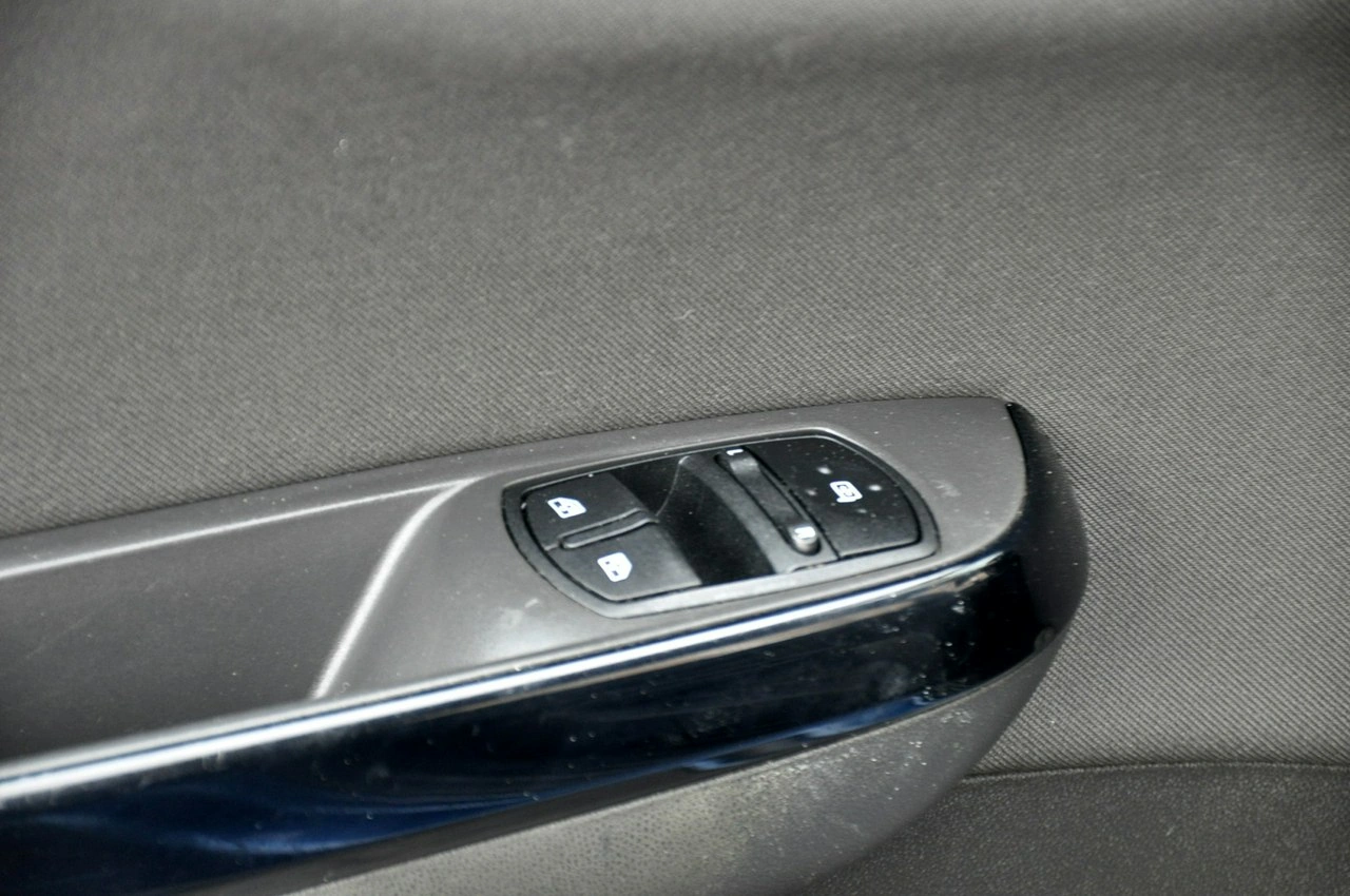 Opel Corsa - Zdjęcie 34