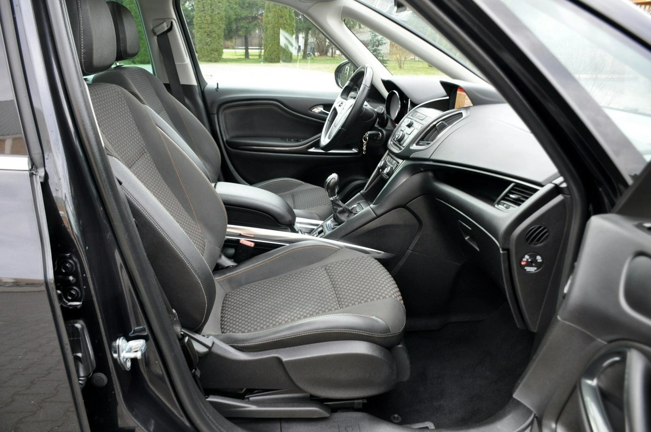 Opel Zafira - Zdjęcie 16