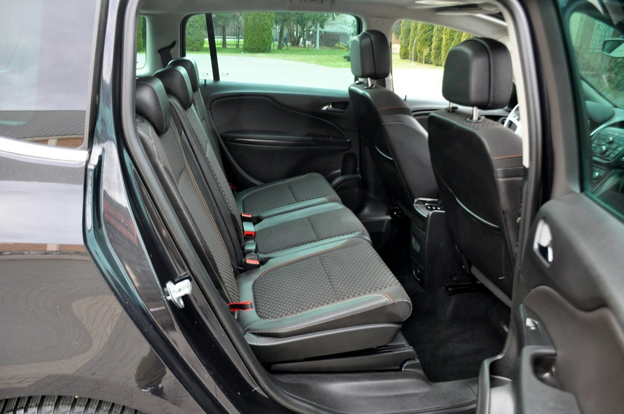Opel Zafira - Zdjęcie 18