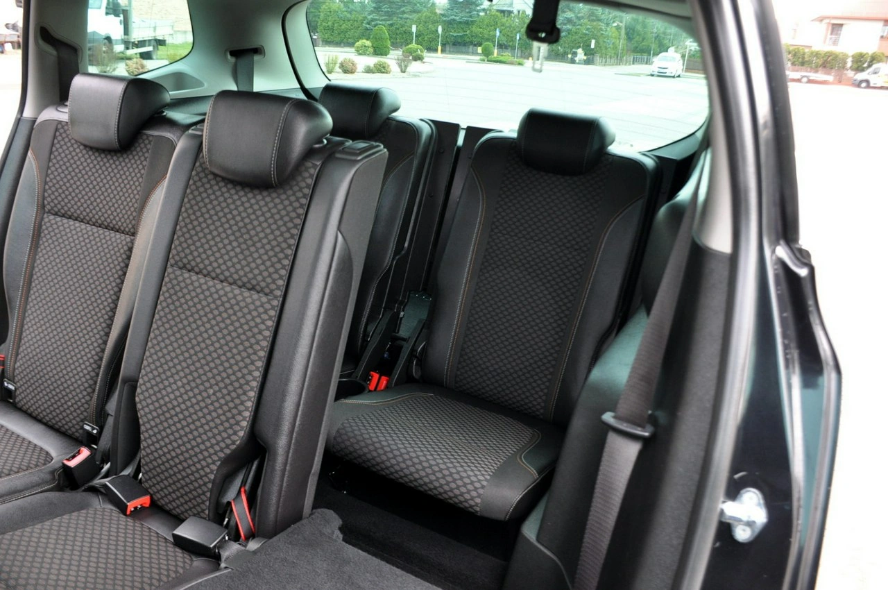 Opel Zafira - Zdjęcie 19