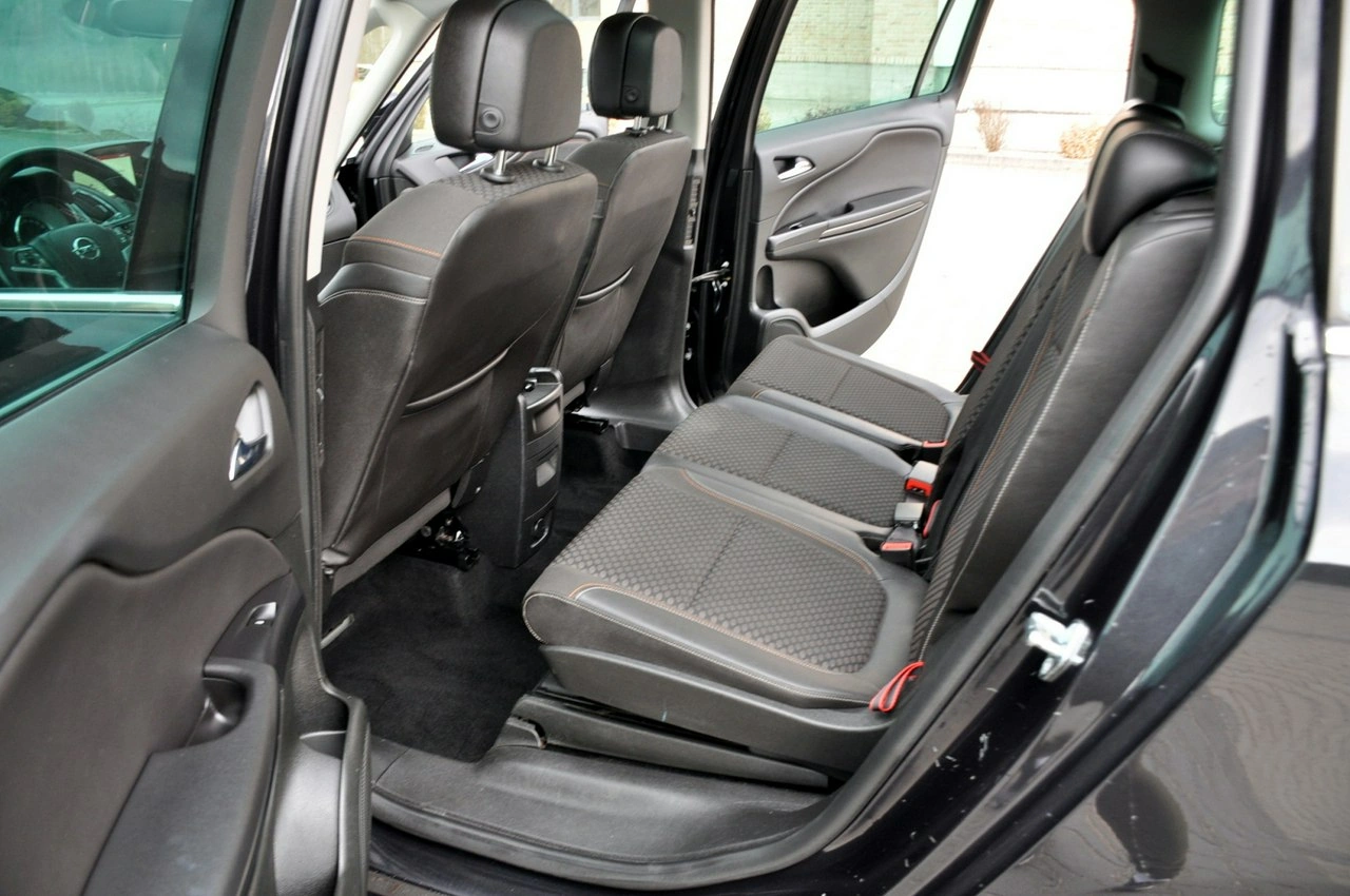 Opel Zafira - Zdjęcie 20