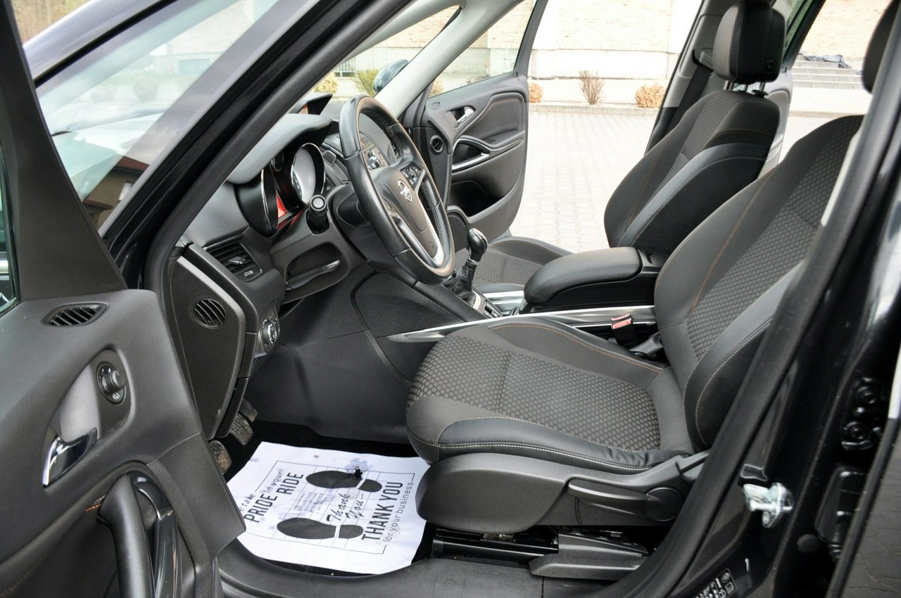 Opel Zafira - Zdjęcie 21