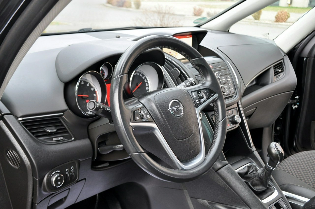 Opel Zafira - Zdjęcie 22