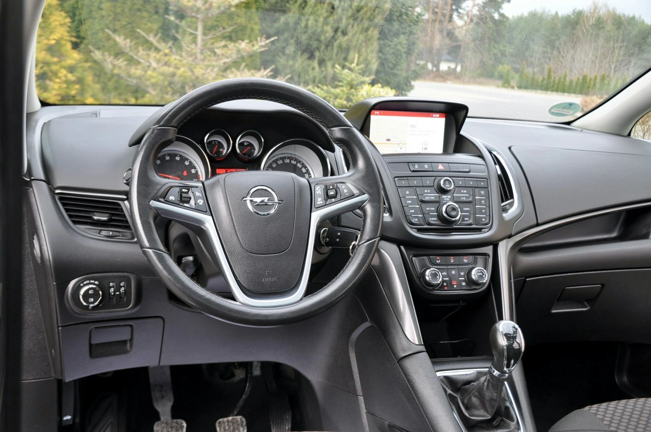 Opel Zafira - Zdjęcie 29