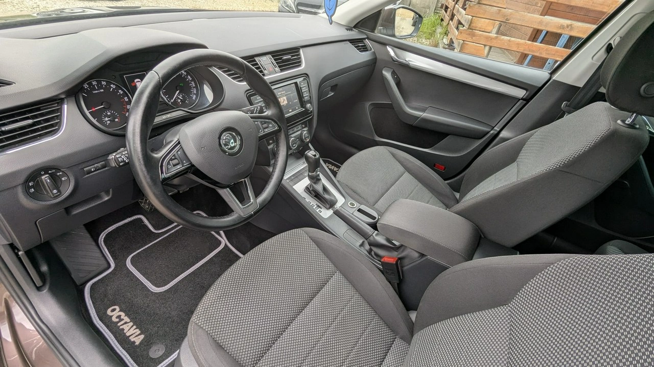 Skoda Octavia - Zdjęcie 13