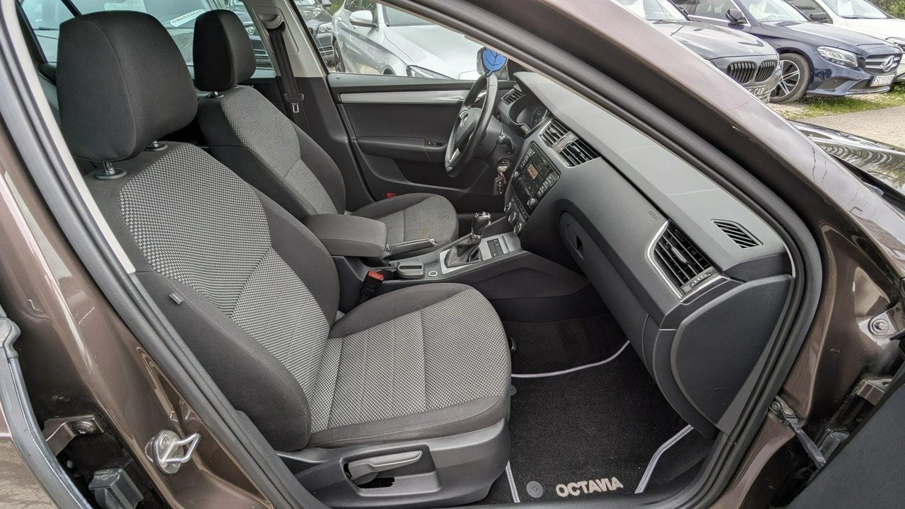 Skoda Octavia - Zdjęcie 16