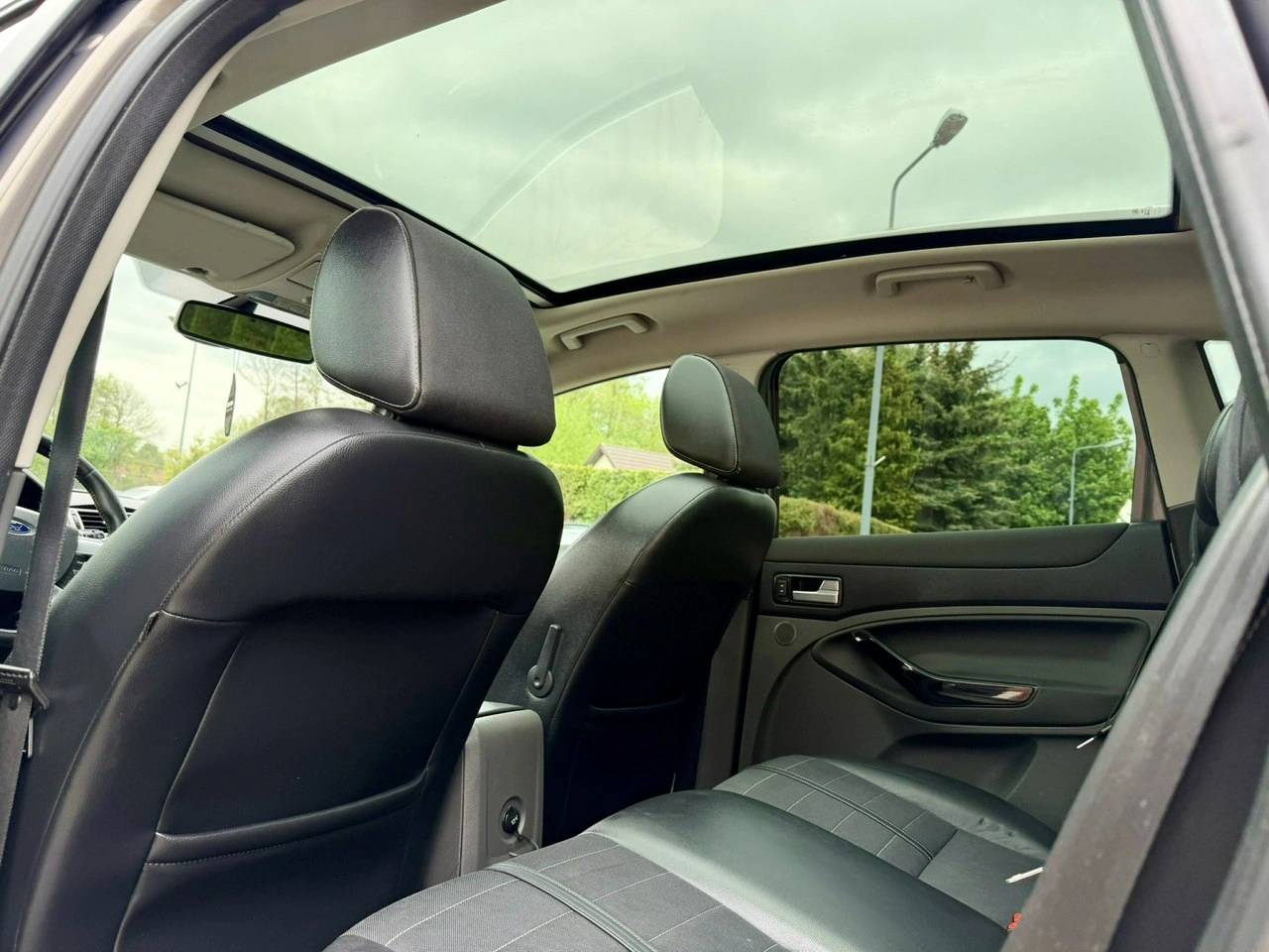 Ford Kuga - Zdjęcie 14