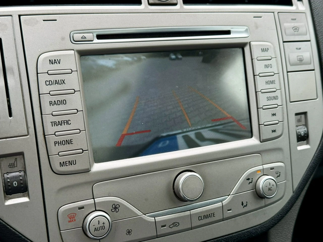 Ford Kuga - Zdjęcie 16