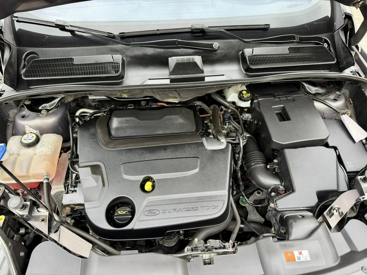 Ford Kuga - Zdjęcie 25
