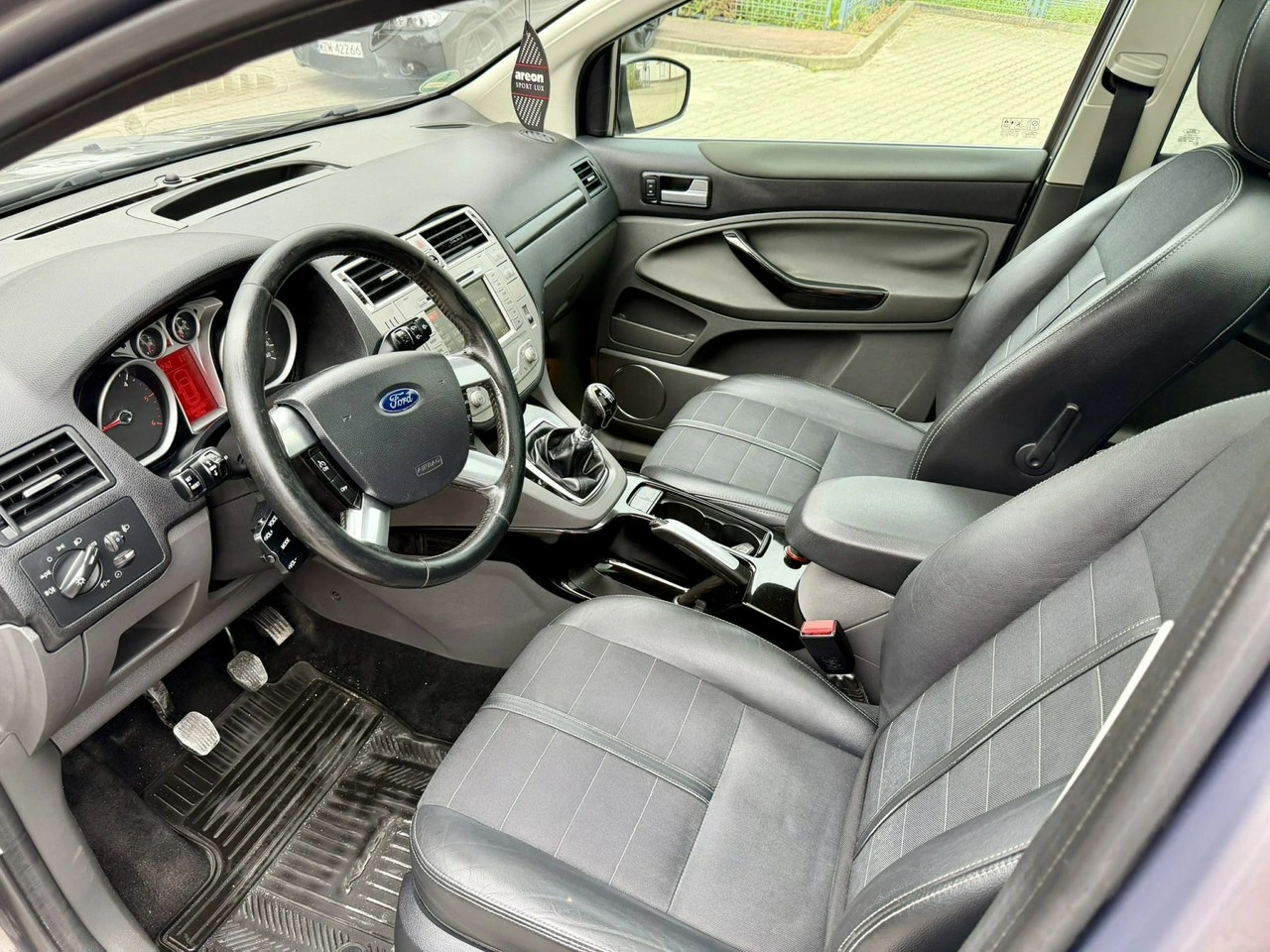 Ford Kuga - Zdjęcie 5