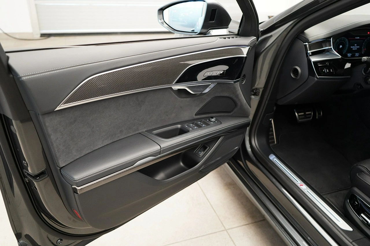 Audi A8 - Zdjęcie 10