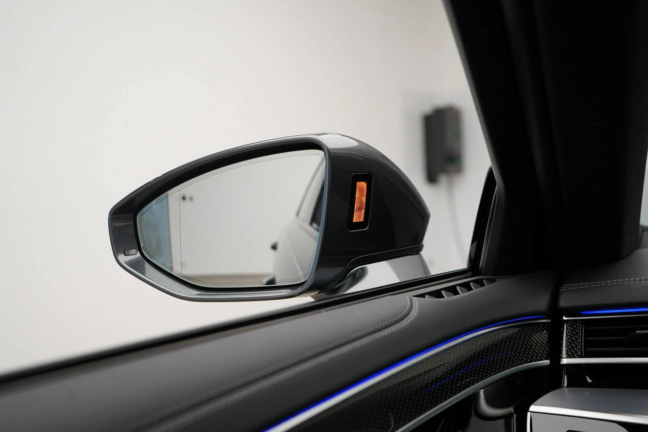 Audi A8 - Zdjęcie 11