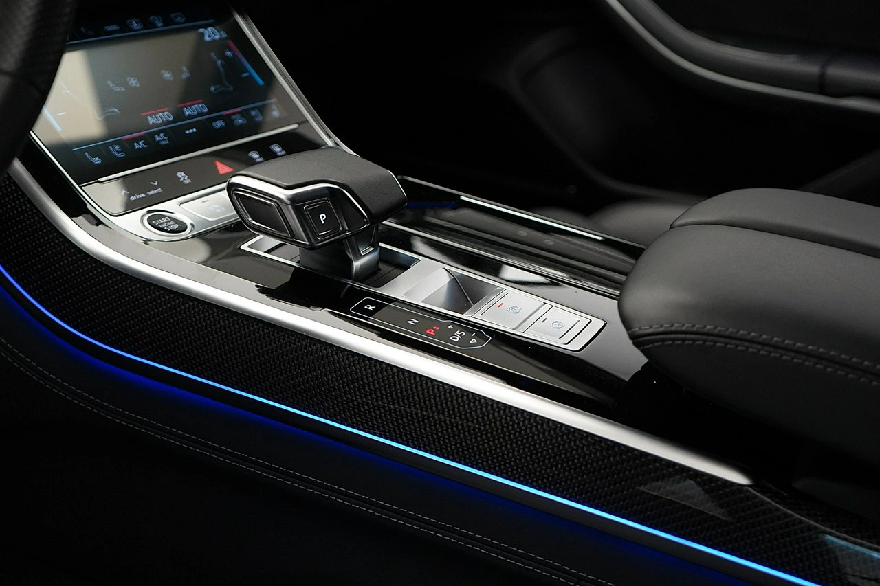 Audi A8 - Zdjęcie 21