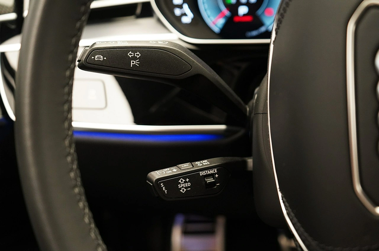 Audi A8 - Zdjęcie 18