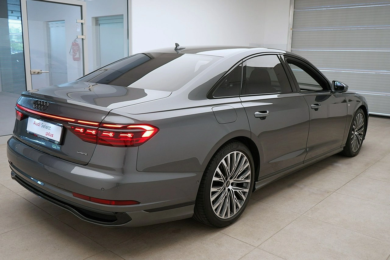 Audi A8 - Zdjęcie 3