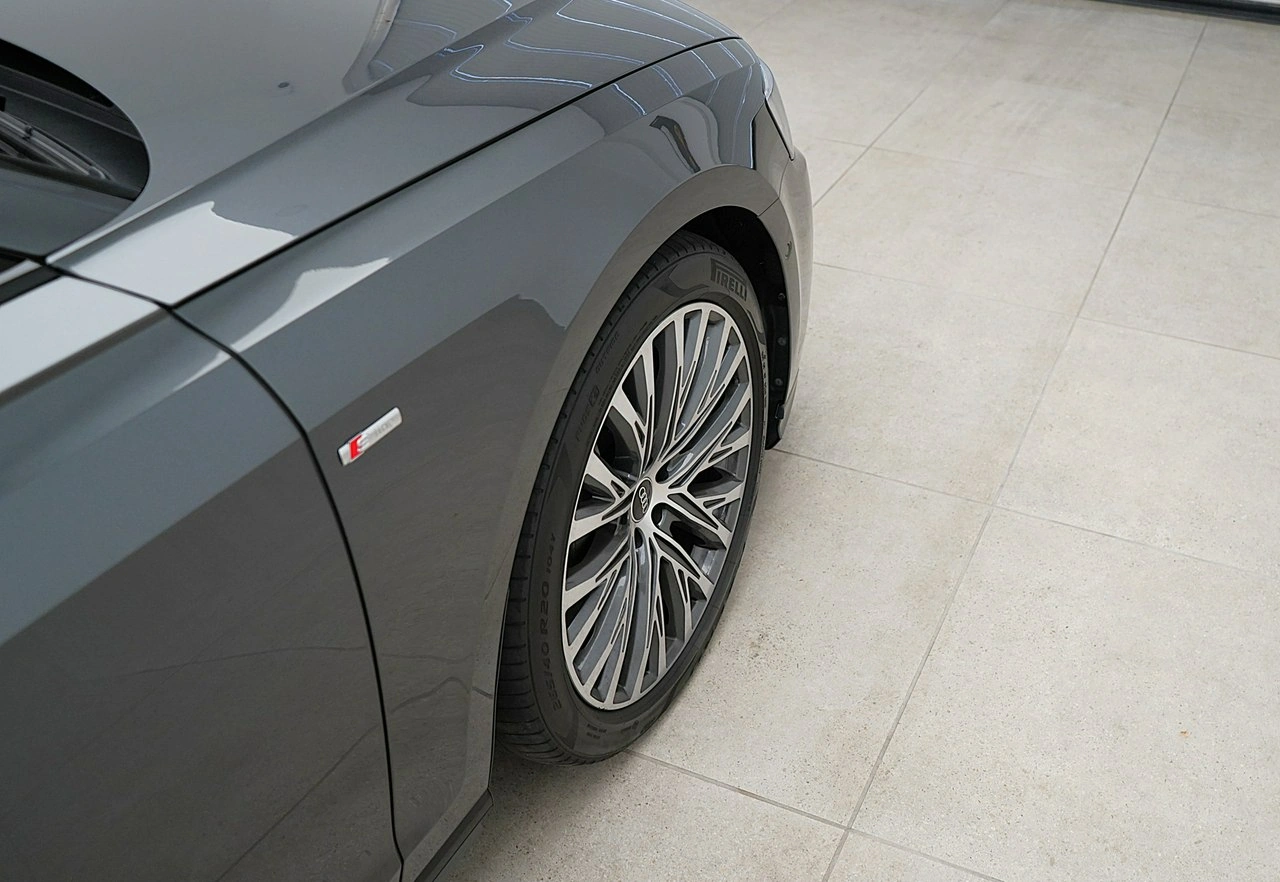 Audi A8 - Zdjęcie 6