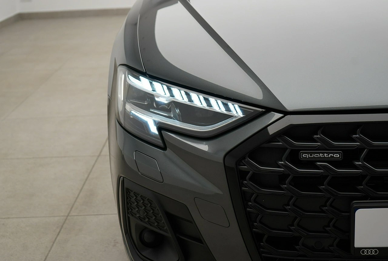 Audi A8 - Zdjęcie 7