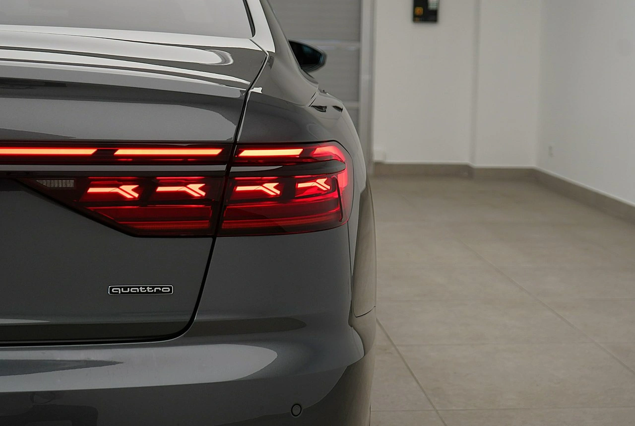 Audi A8 - Zdjęcie 8