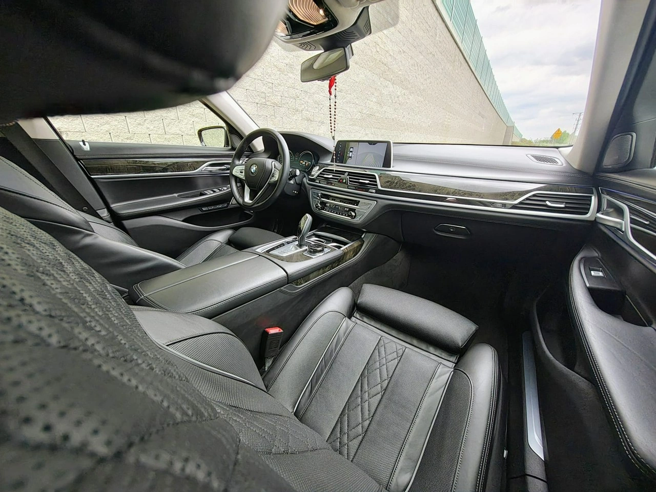BMW 750 - Zdjęcie 10