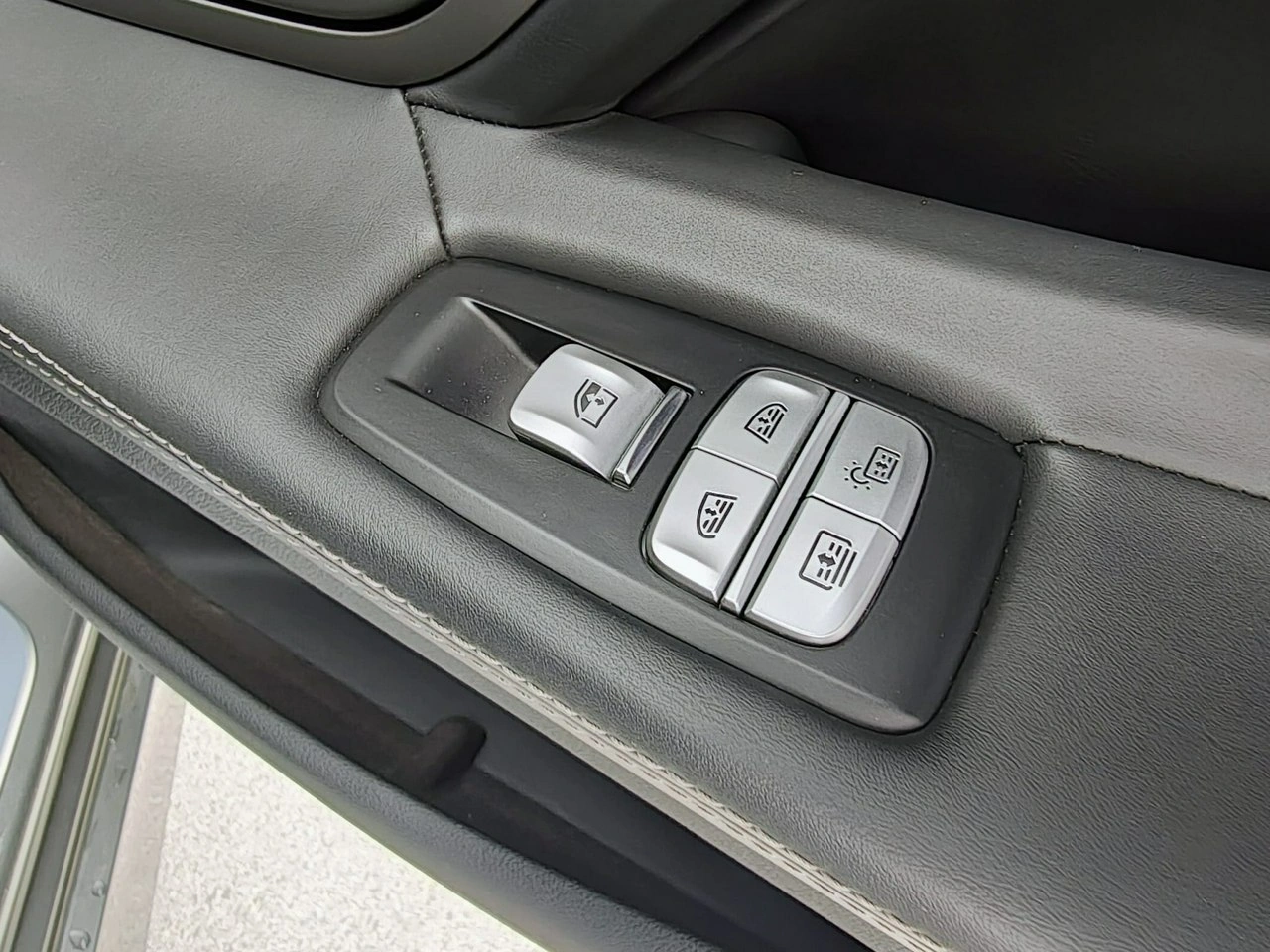 BMW 750 - Zdjęcie 15