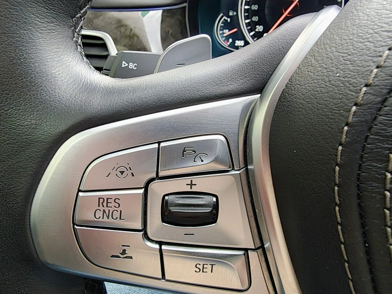 BMW 750 - Zdjęcie 26
