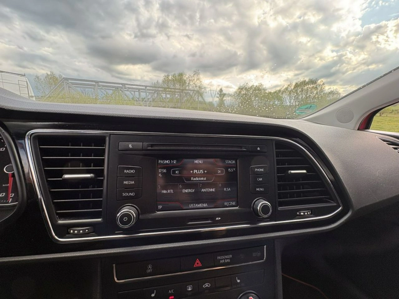 Seat Leon - Zdjęcie 15