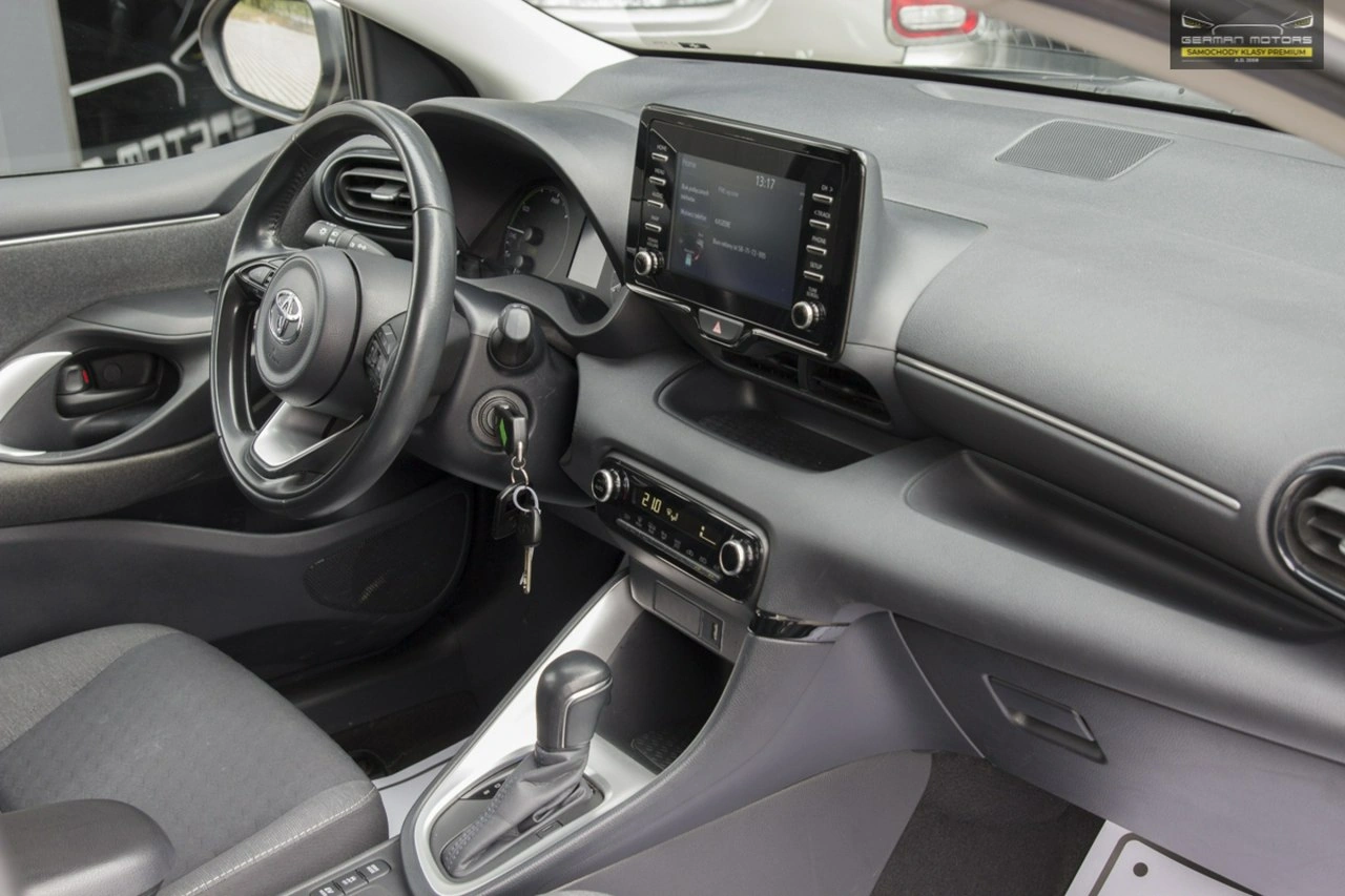 Toyota Yaris - Zdjęcie 19