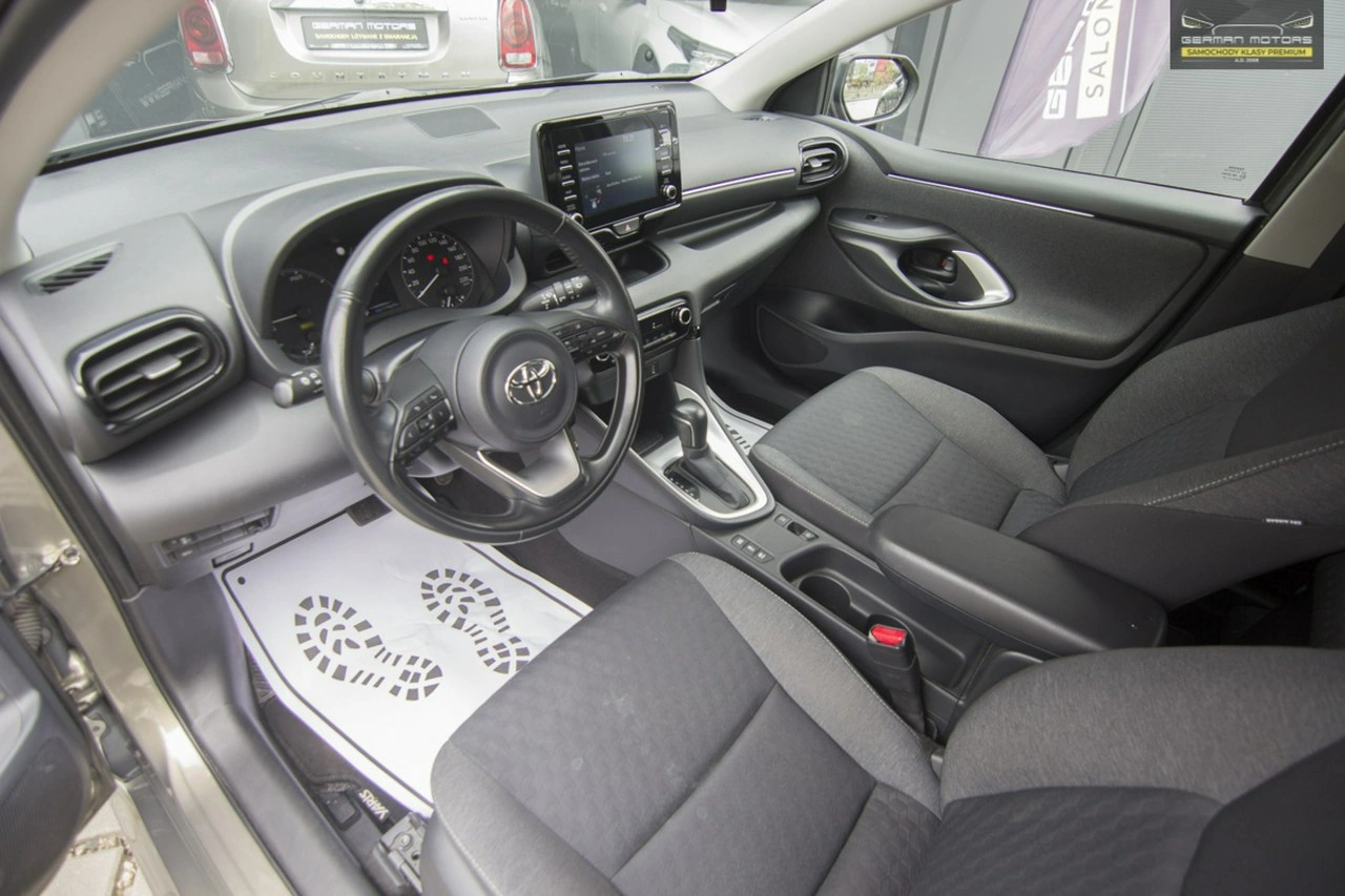 Toyota Yaris - Zdjęcie 21