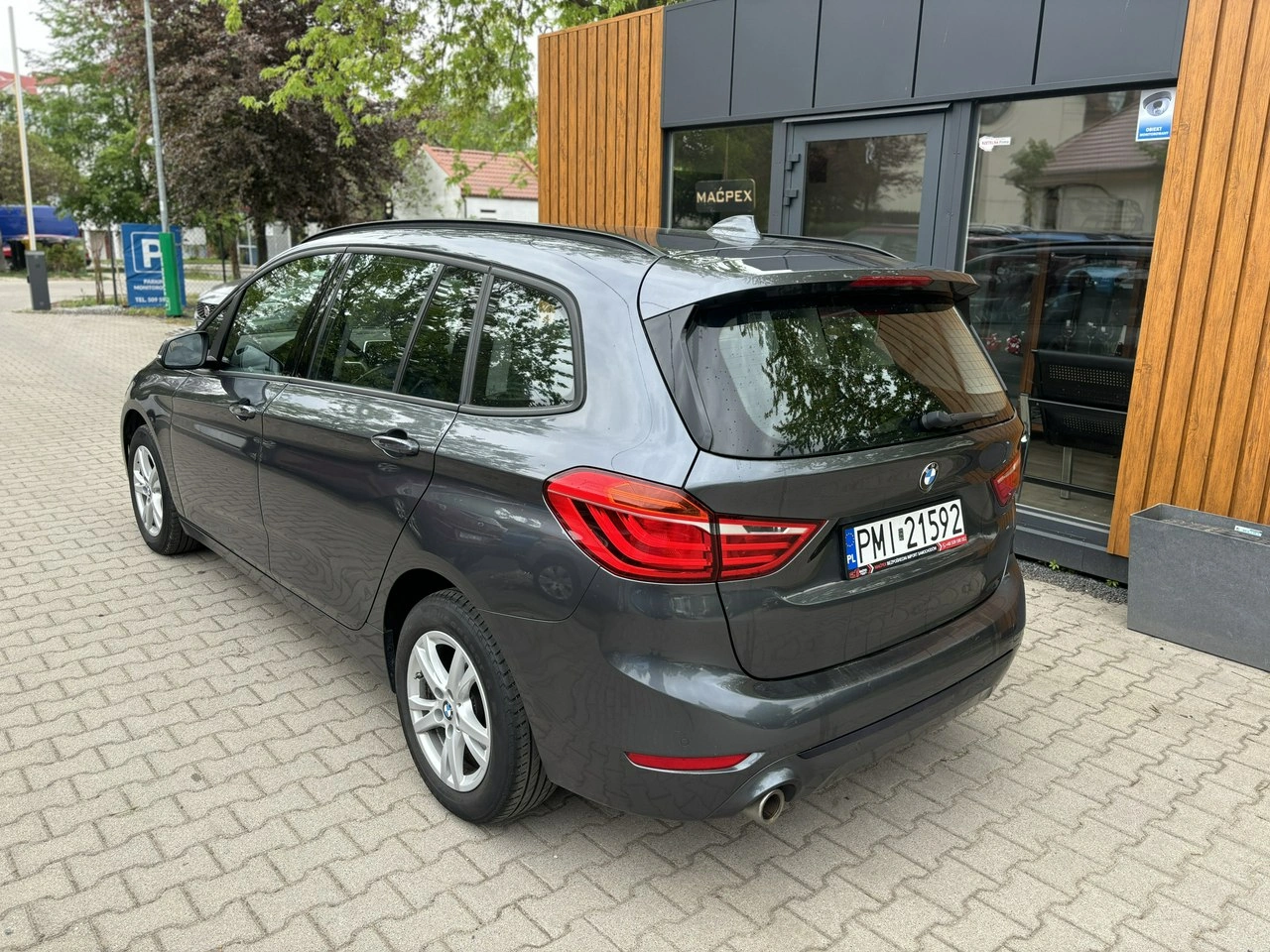 BMW 216 - Zdjęcie 1