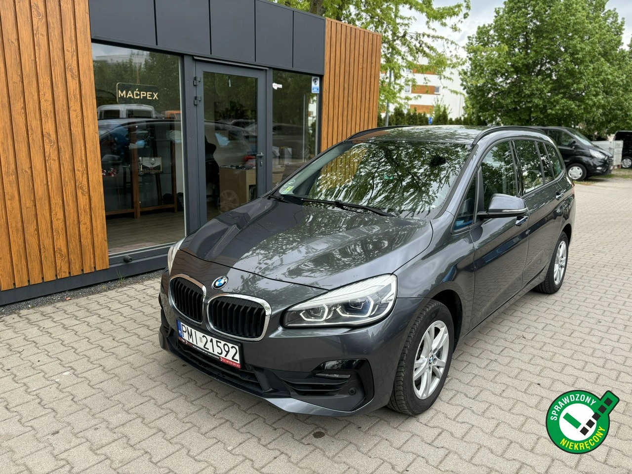 BMW 216 - Główne zdjęcie