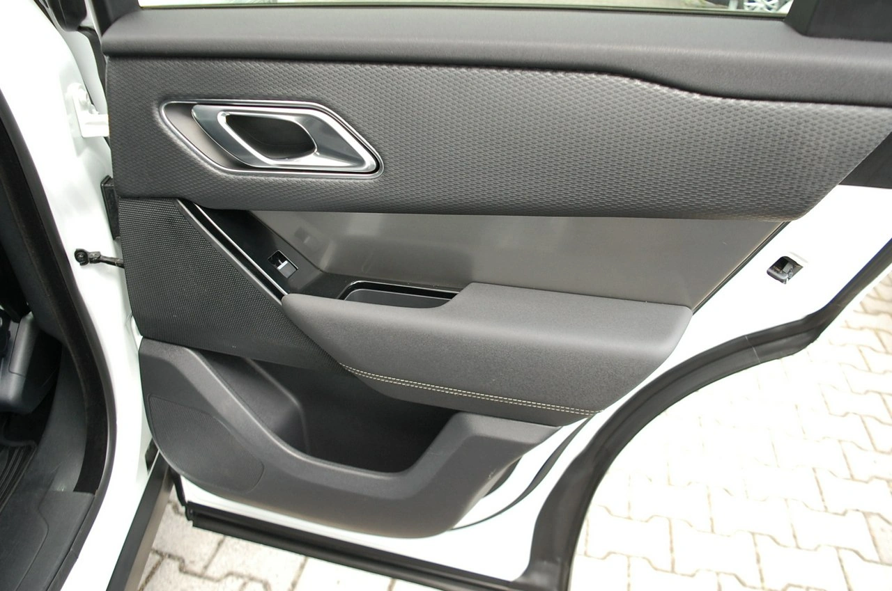 Land Rover Range Rover Velar - Zdjęcie 32