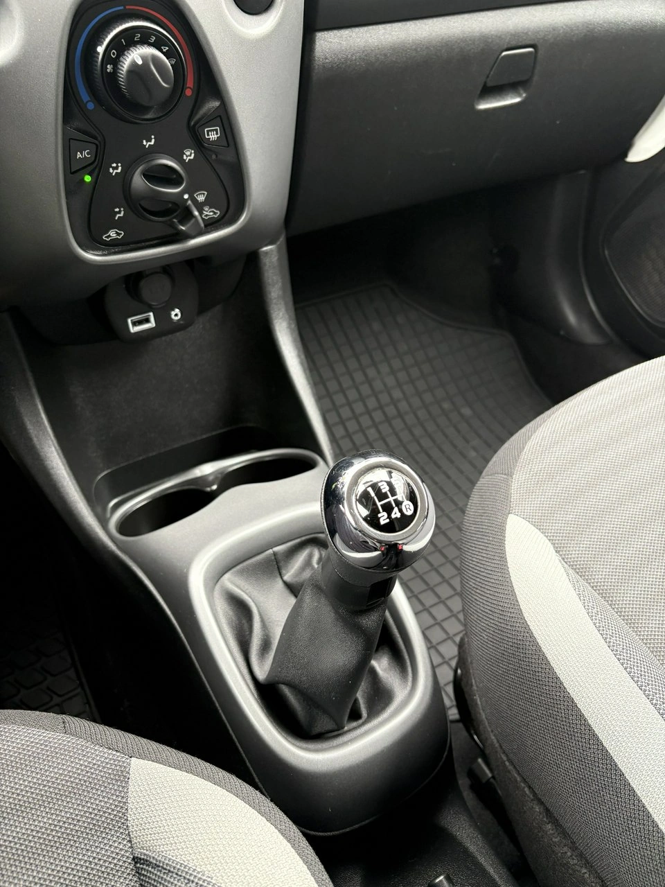 Toyota Aygo - Zdjęcie 17