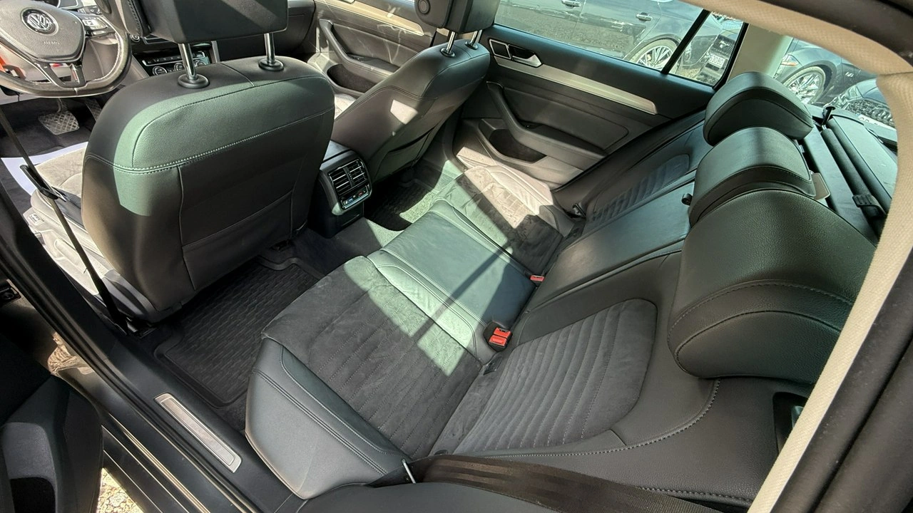 Volkswagen Passat Variant - Zdjęcie 17