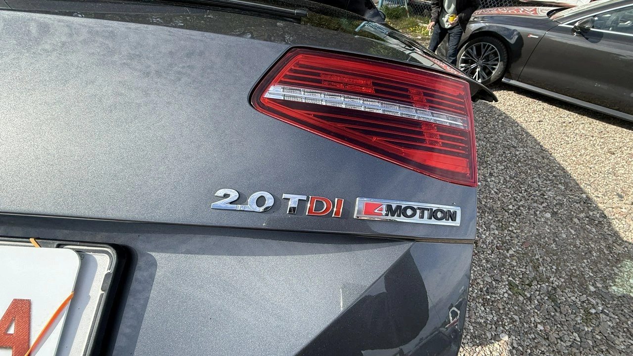 Volkswagen Passat Variant - Zdjęcie 20
