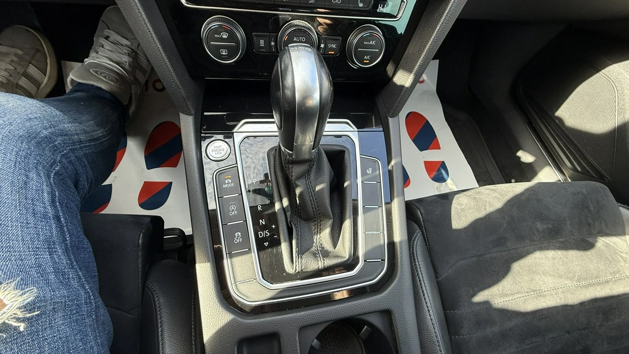Volkswagen Passat Variant - Zdjęcie 27