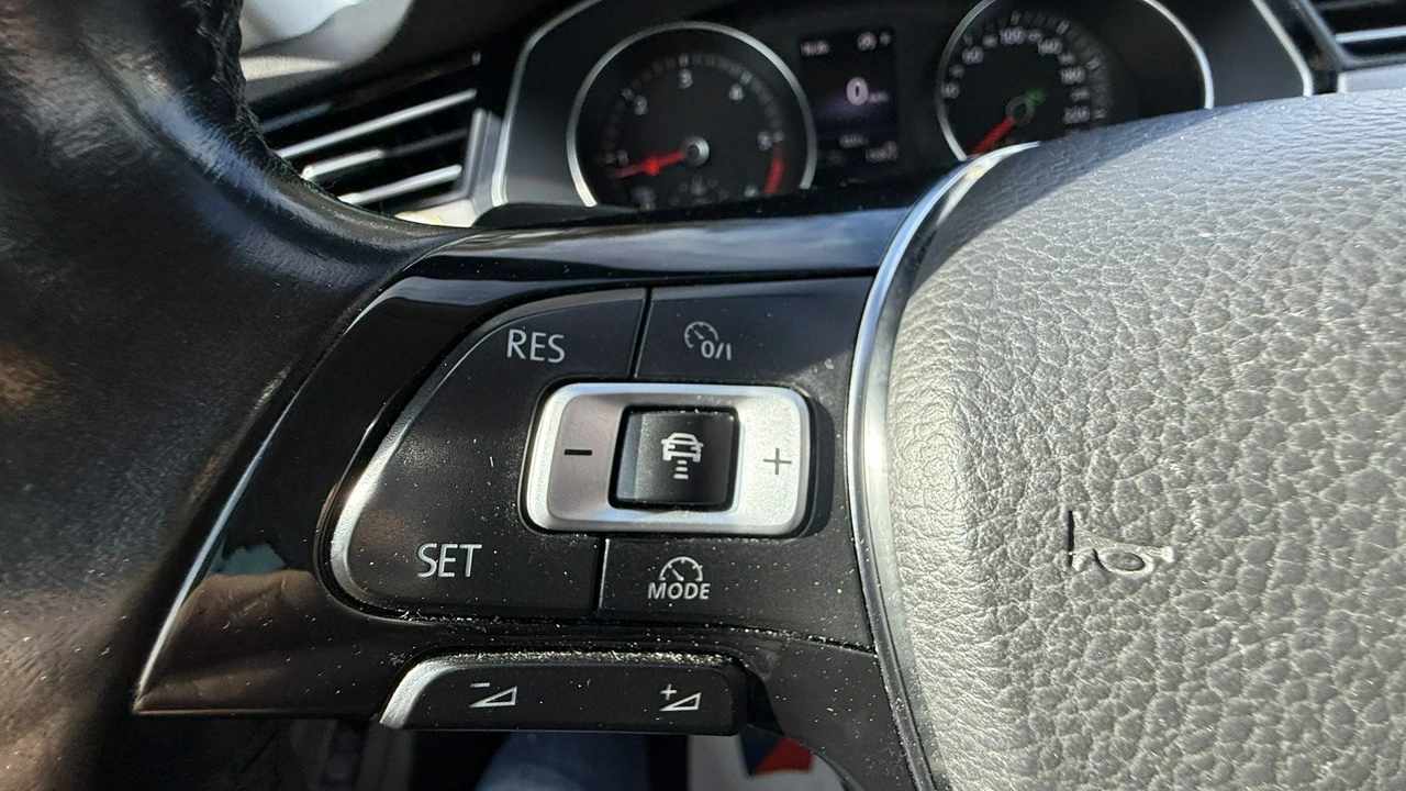 Volkswagen Passat Variant - Zdjęcie 28