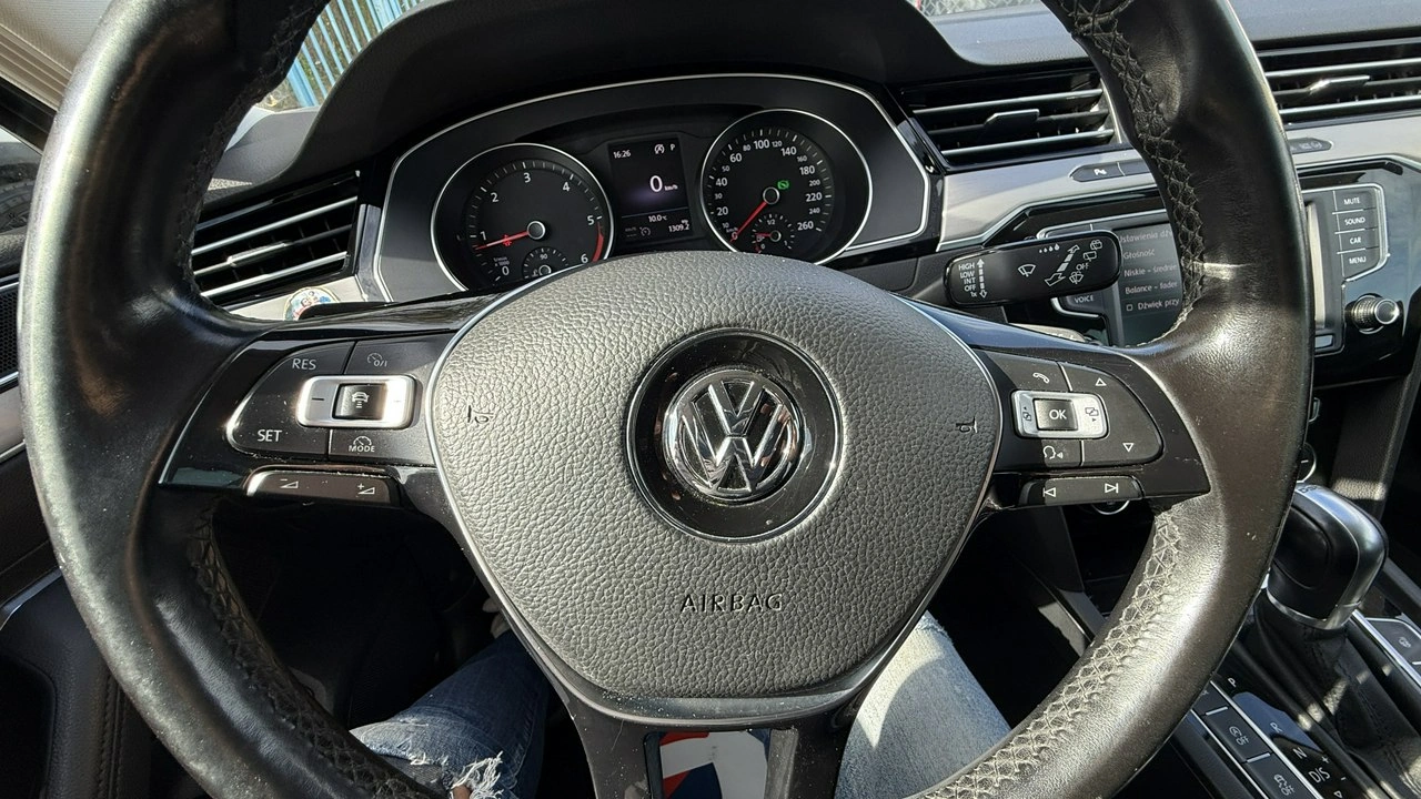 Volkswagen Passat Variant - Zdjęcie 29