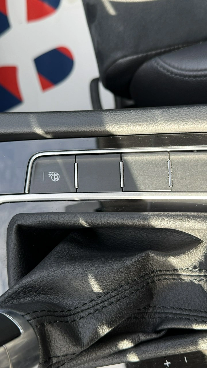 Volkswagen Passat Variant - Zdjęcie 36