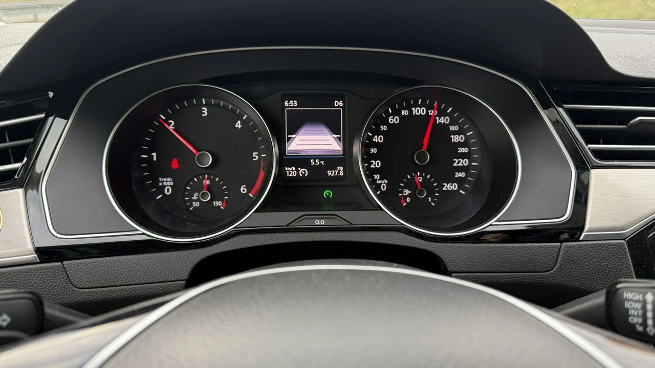 Volkswagen Passat Variant - Zdjęcie 42