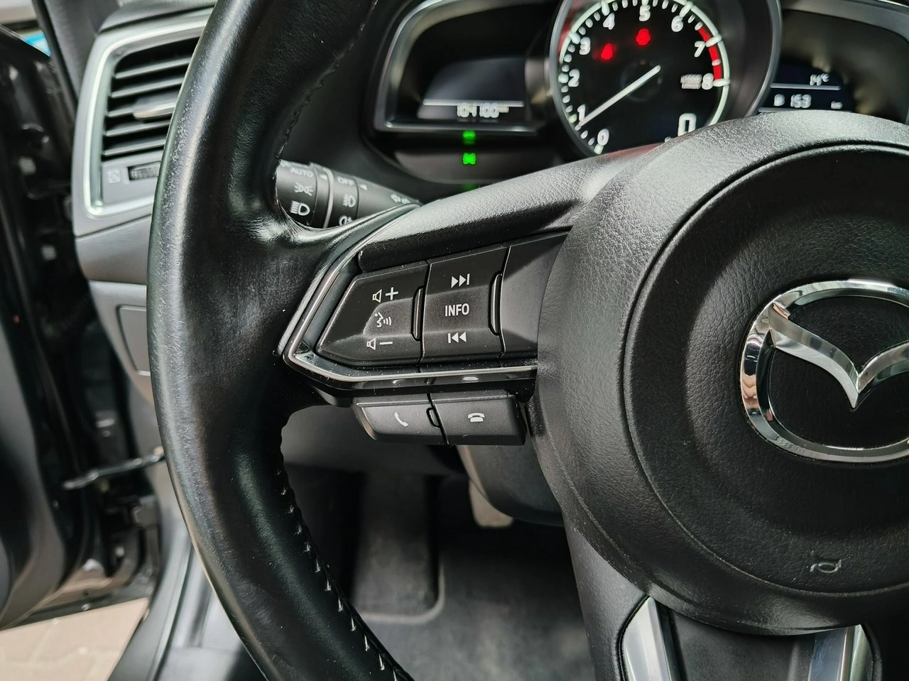 Mazda 3 - Zdjęcie 21