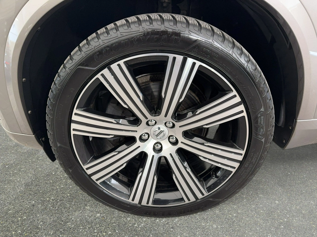 Volvo XC 90 - Zdjęcie 9