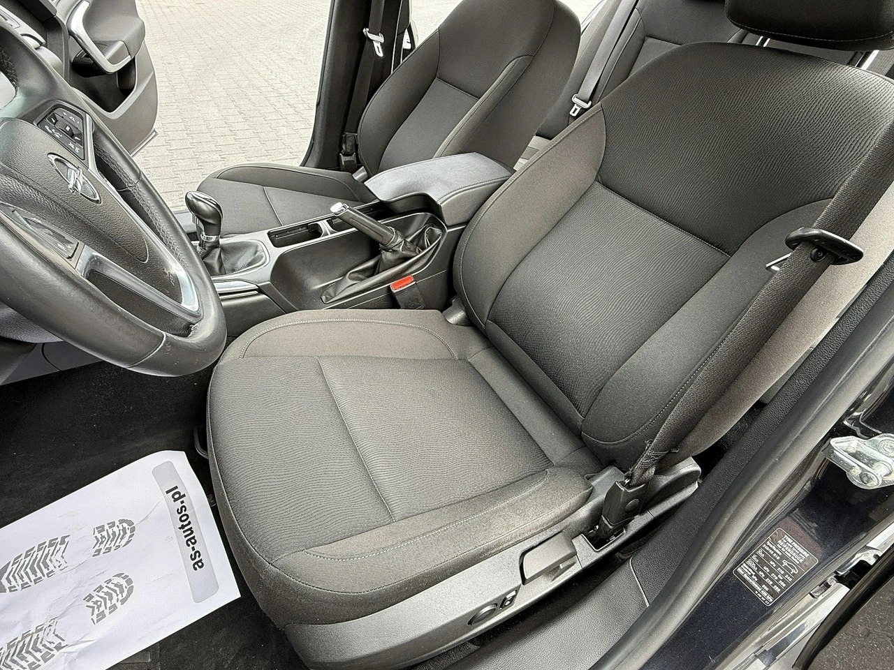 Opel Insignia - Zdjęcie 10