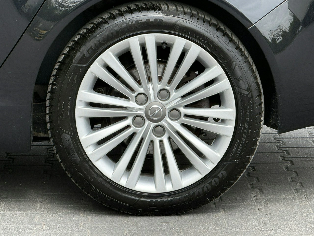 Opel Insignia - Zdjęcie 13