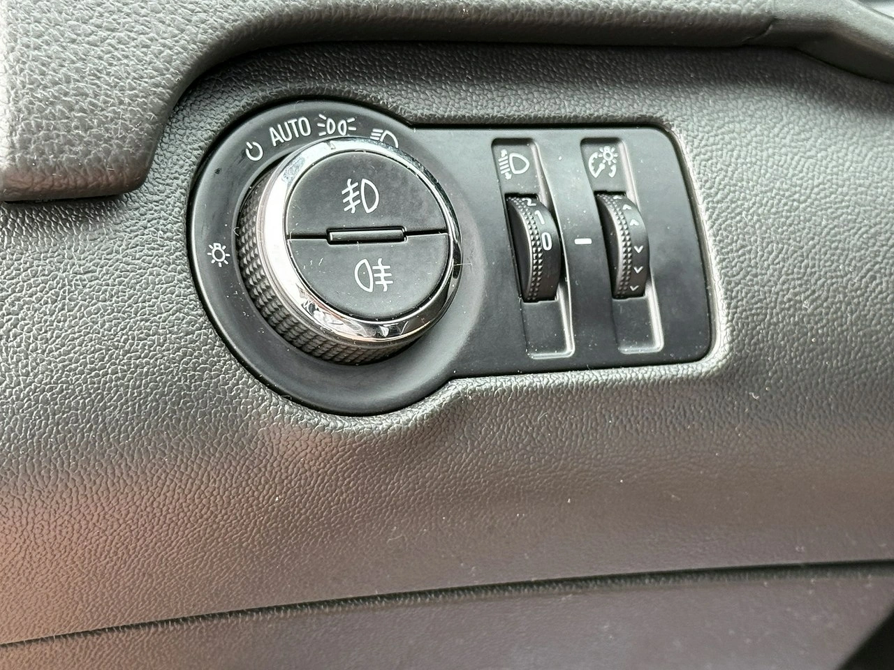 Opel Insignia - Zdjęcie 16