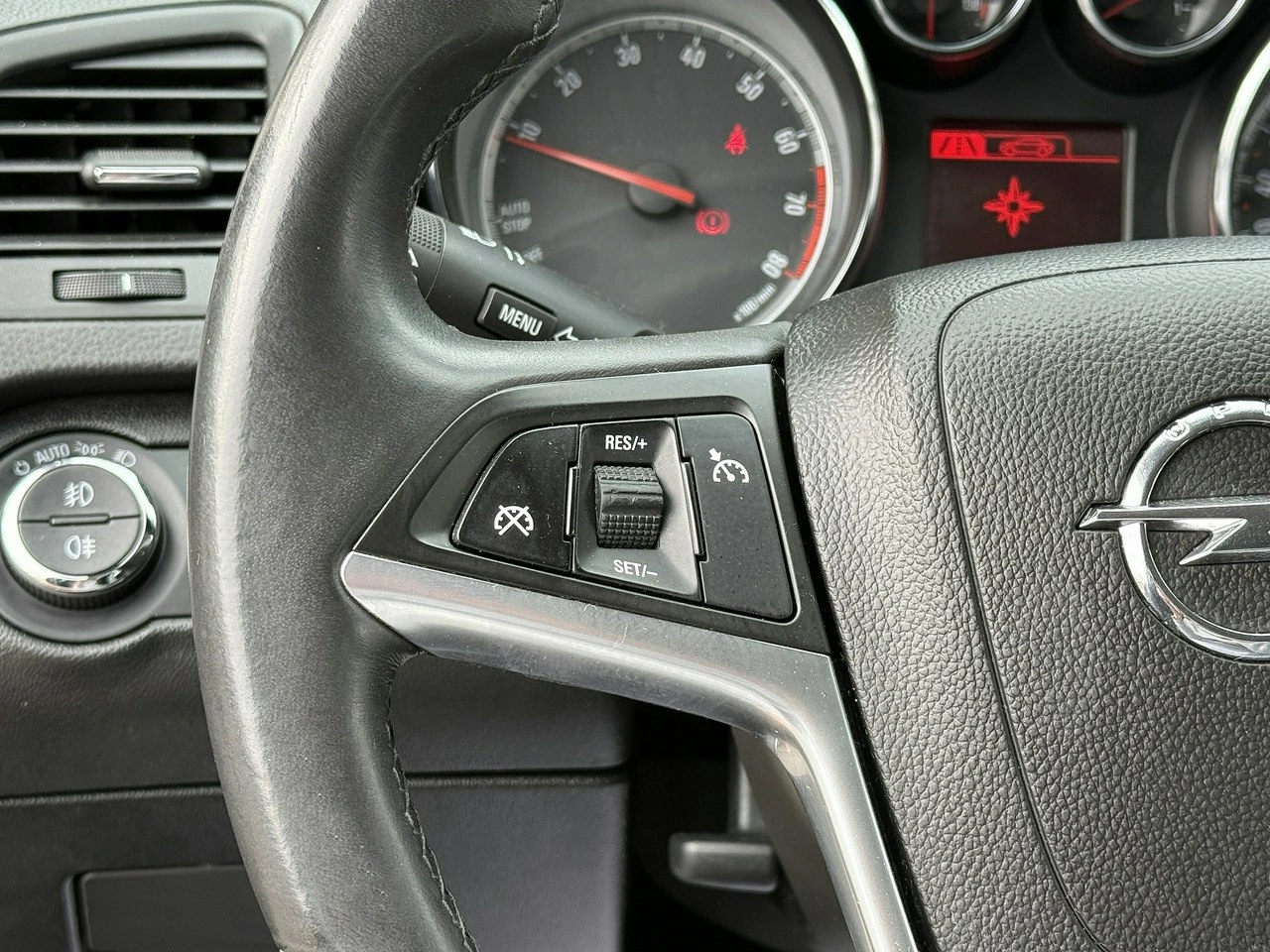 Opel Insignia - Zdjęcie 8