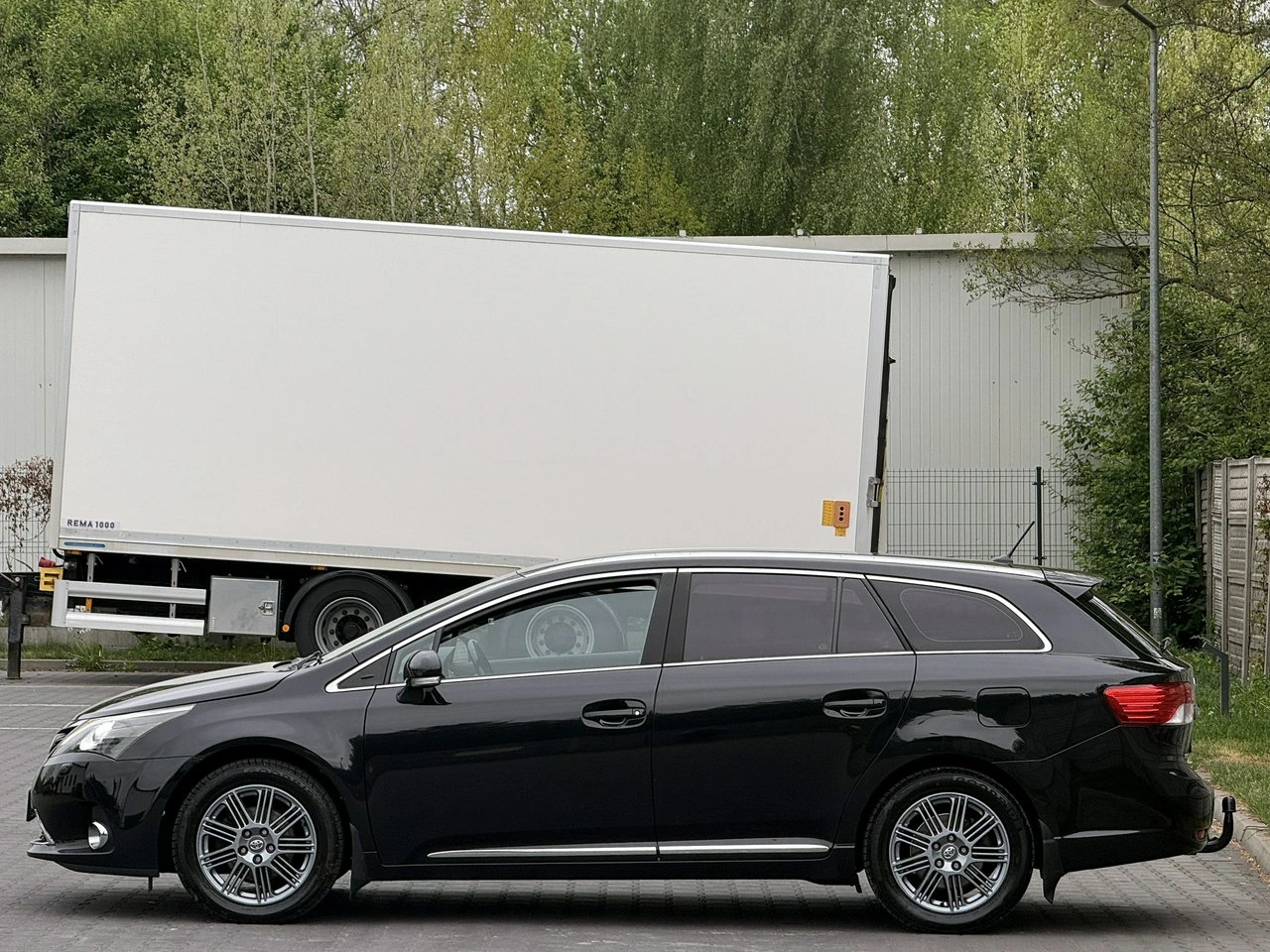 Toyota Avensis - Zdjęcie 19