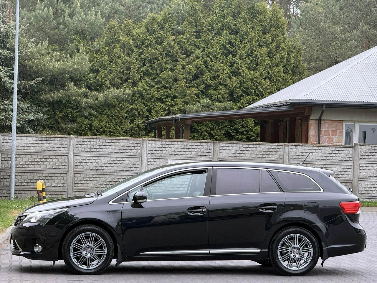 Toyota Avensis - Zdjęcie 30