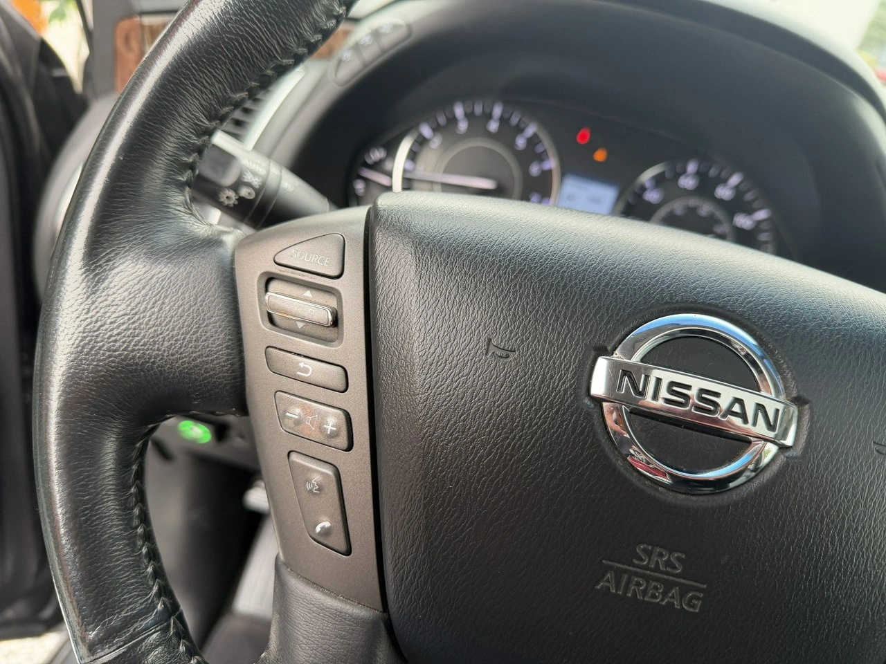 Nissan Armada - Zdjęcie 16