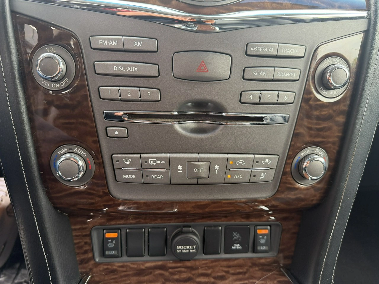 Nissan Armada - Zdjęcie 22