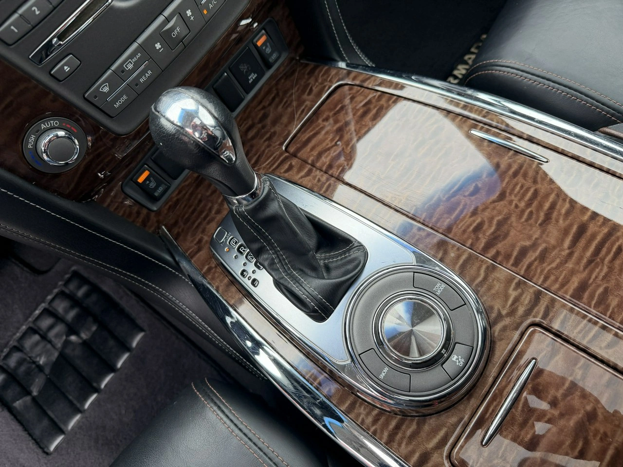Nissan Armada - Zdjęcie 23